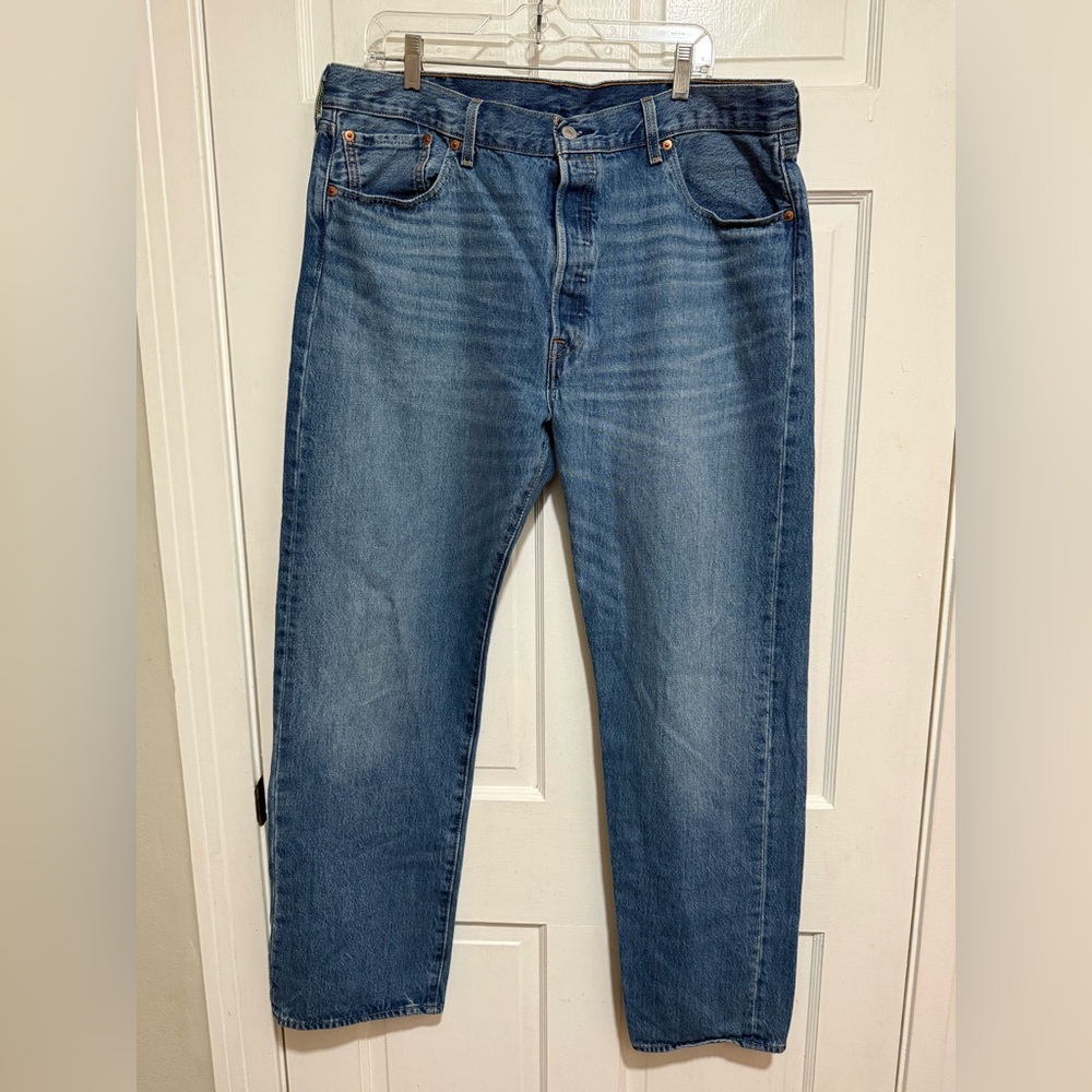 Mens Levi’s 501 Size 40x32 Button Fly Jeans